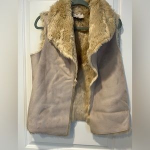 The LOFT faux fur and suede vest sz small